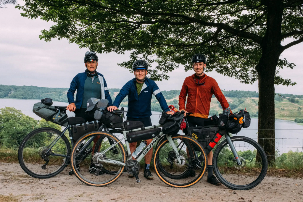 Bikepacking-the-Haervejen-family-reunion.jpg