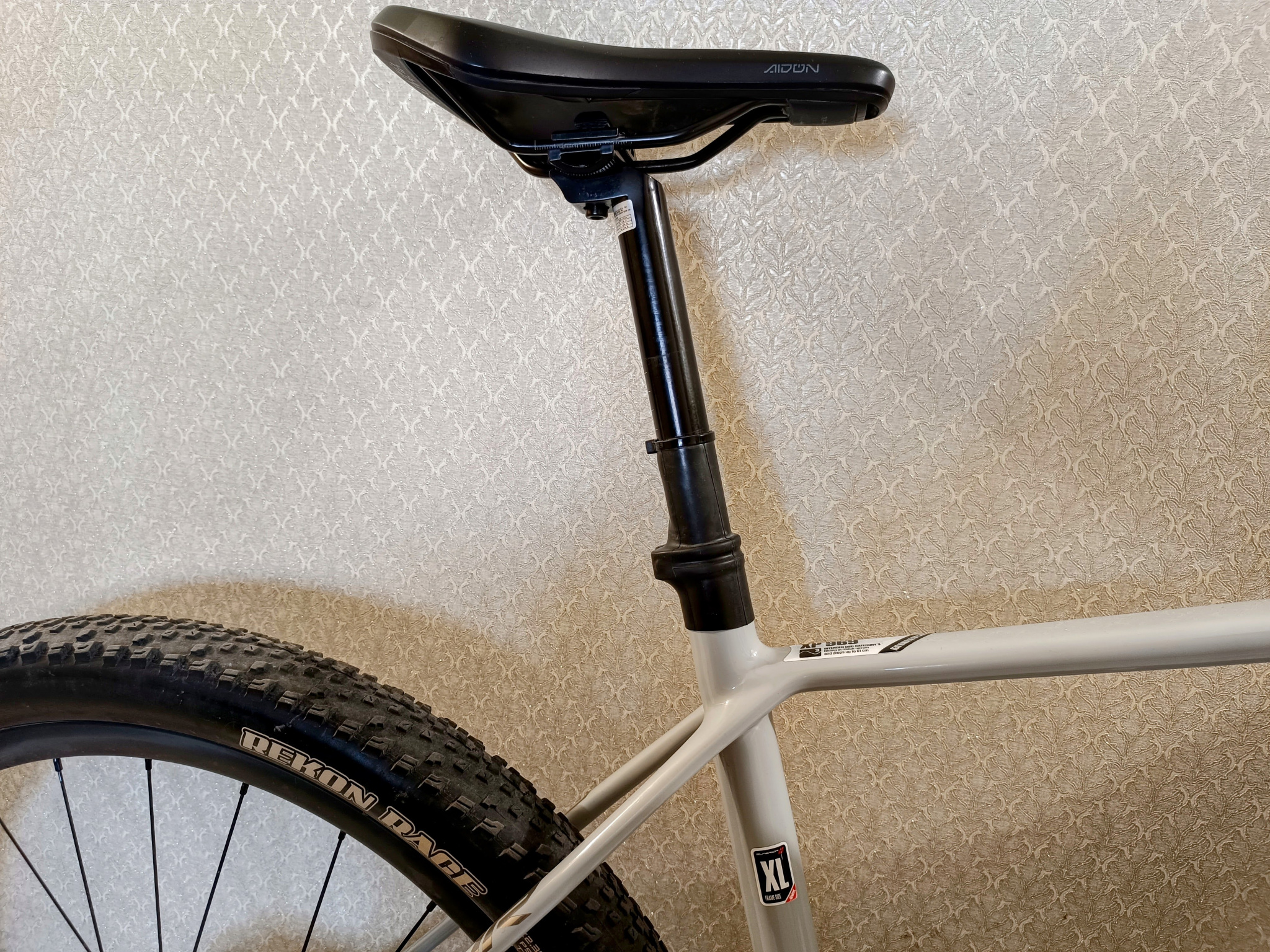 Защита стыка подседельного штыря и рамы