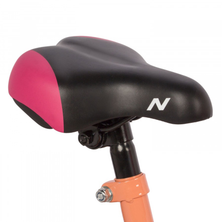 Велосипед NOVATRACK WIND 14" (2022) (Велосипед NOVATRACK 14" WIND коралловый, полная защита цепи, ножной тормоз., крылья, багажник, пер.к)