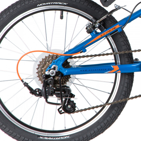 NOVATRACK EXTREME 20" (2020) (Велосипед NOVATRACK 20" EXTREME, синий, алюм., 7 скор., Shimano/MICROSHIFT V-BRAKE)